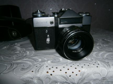 Зеркальный фотоаппарат Zenit-E