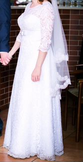 Свадебное платье (кружевное) + фата