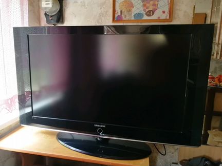 Телевизор SAMSUNG (102cм )