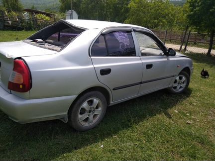 Hyundai Accent 1.6 МТ, 2006, седан, битый