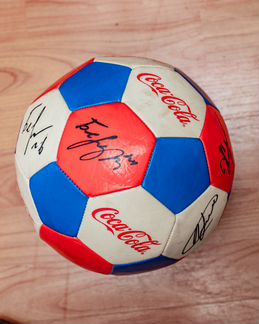 Футбольный мяч с автографами Зенит