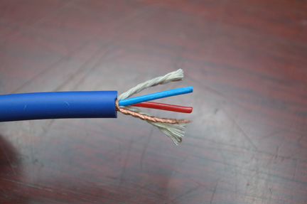 Микрофонный кабель симметричный 2 х 0,22 кв.мм