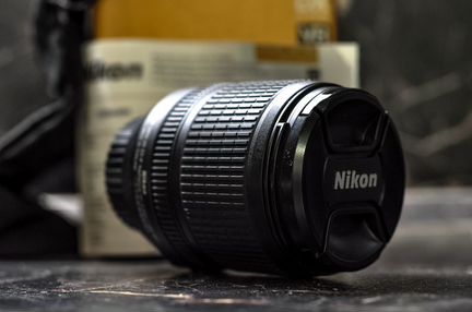 Объектив Nikon 18-105