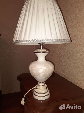 Настольная лампа