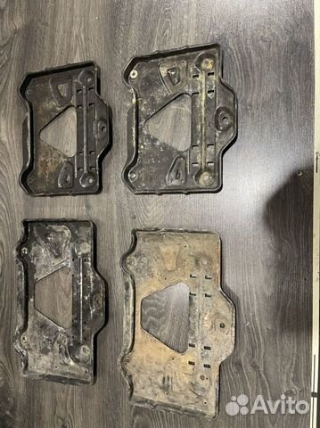 Подставка аккумулятора w124