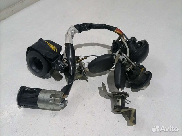 Замок зажигания Рено Сандер