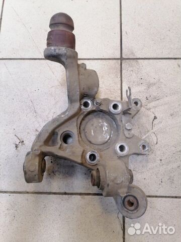 Кулак задний левый Volvo S80 1