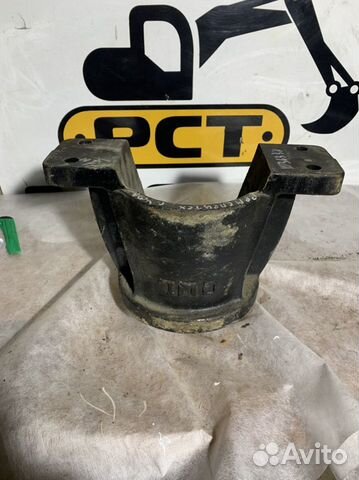 Вилка направляющего колёса Hitachi ZX240-5G