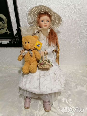 Кукла фарфоровая коллекционная