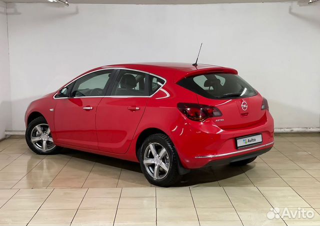 Opel Astra `2012