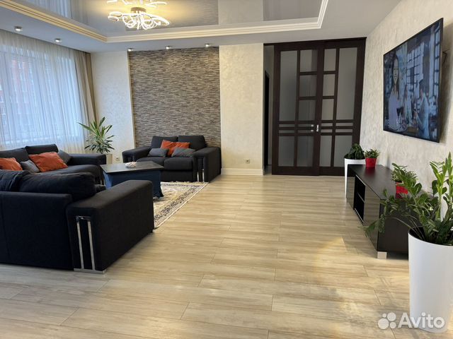

3-к. квартира, 100 м², 3/10 эт.