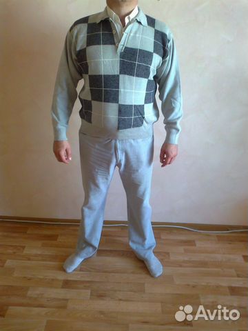 Два мужских джемпера