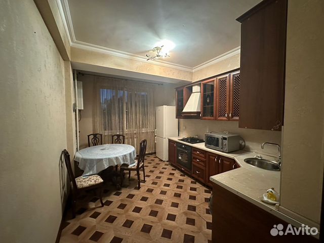 

1-к. квартира, 50 м², 4/10 эт.