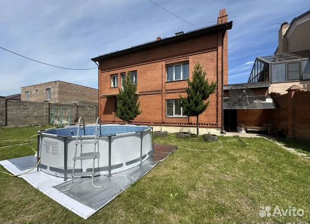 

Коттедж 560 м² на участке 8 сот.