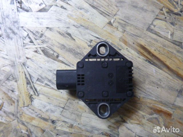 Датчик ускорения Audi 8K0907637C Датчик ускорения Audi 8K0907637C