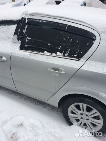 Задняя левая дверь Opel Astra H