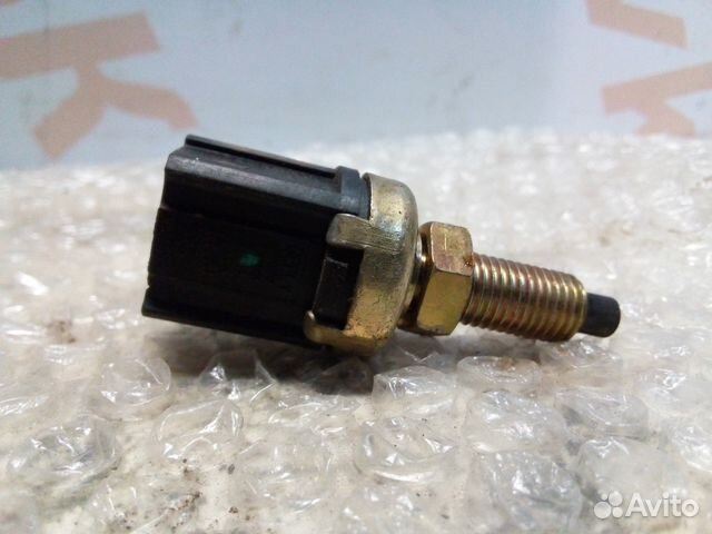 Датчик стоп-сигнала vision Geelly ес 7 Emgrand