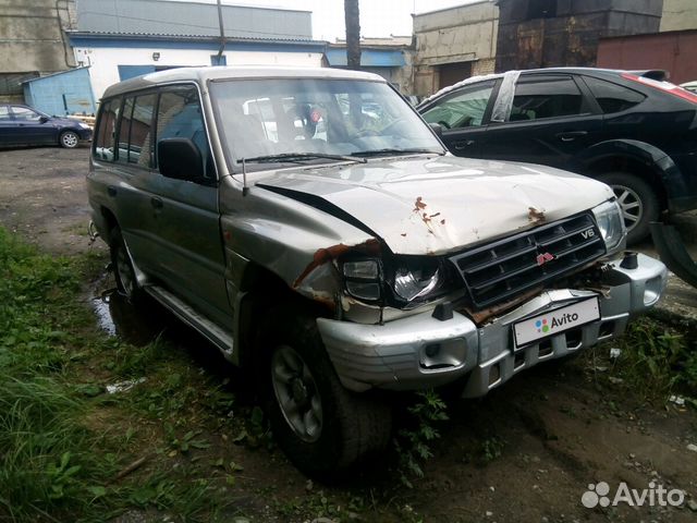 Mitsubishi Pajero 3.0 AT, 1998, битый, 400 000 км