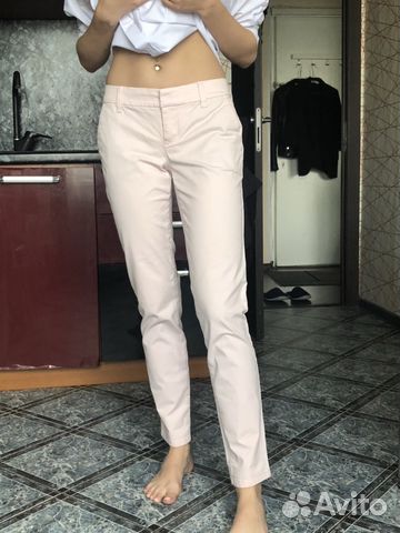 Новые светлые брючки Tommy Hilfiger Новые светлые брючки Tommy Hilfiger