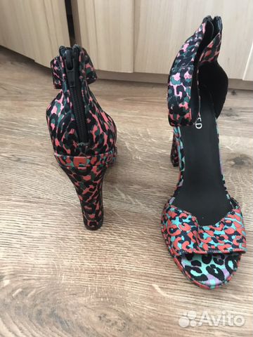Босоножки новые размер 39-40