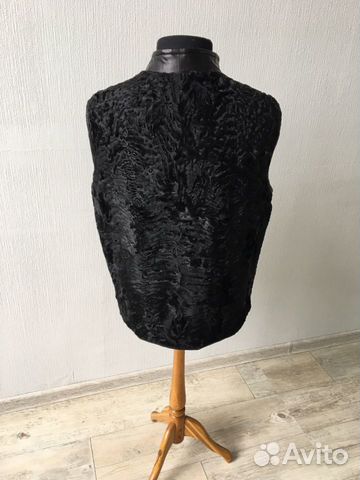 Жилет из каракуля