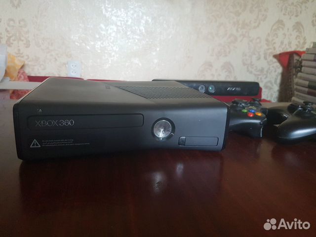 Игровая приставка xbox360 и дисками