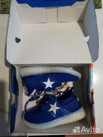 Кроссовки с подсветкой