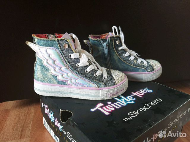 Кеды skechers мигающие блестящие с крыльями Кеды skechers мигающие блестящие с крыльями