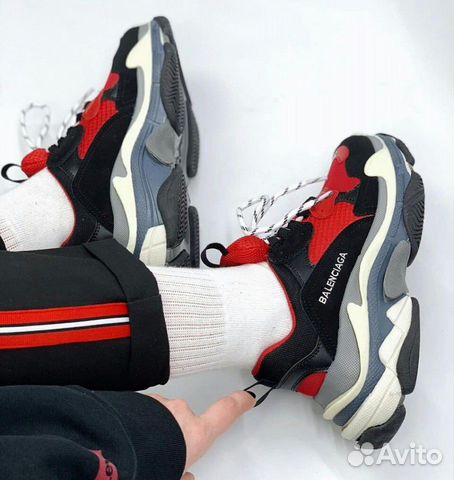 Кроссовки Balenciaga Triple S Кроссовки Balenciaga Triple S
