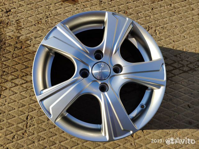 Комплект нового литья R14 4x100 Скад Крит Комплект нового литья R14 4x100 Скад Крит