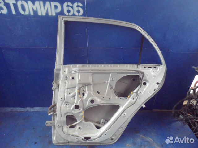 Дверь задняя правая Toyota Corolla (E15) Дверь задняя правая Toyota Corolla (E15)