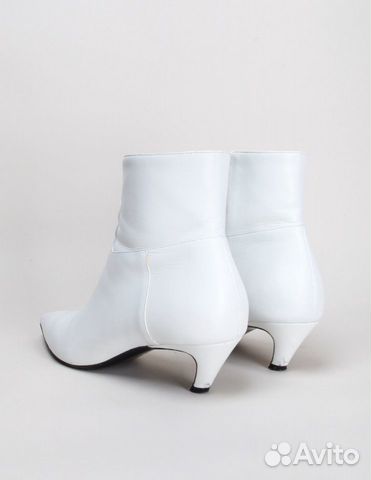 Balenciaga Кожаные ботильоны с острым мысом Balenciaga Кожаные ботильоны с острым мысом