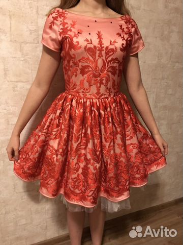 Платье праздничное