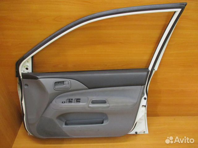 Дверь передняя правая Mitsubishi Lancer (CS) 2003 Дверь передняя правая Mitsubishi Lancer (CS) 2003