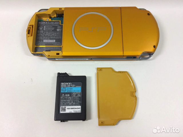 PSP 3000 Золотая + 32GB (2300 Игр) (used)