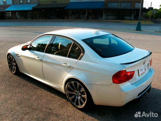 Спойлер крышки багажника BMW E90 Спойлер крышки багажника BMW E90