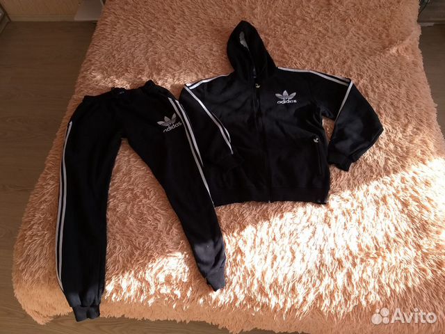 Спортивный костюм Спортивный костюм