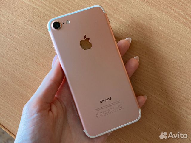 Телефон iPhone 7