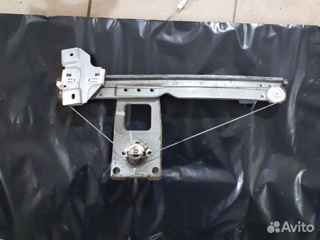 Стеклоподъемник задний правый Рено Сандеро 1