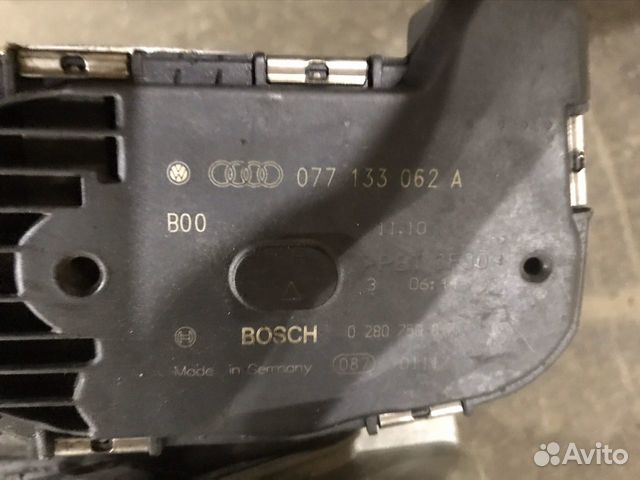 Дроссельная заслонка Audi A8 4H 077133062A