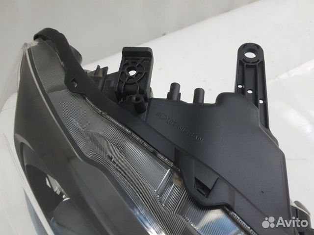 Фара правая Nissan X-Trail T32 Фара правая Nissan X-Trail T32