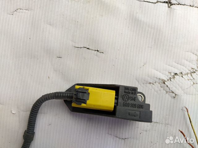 Датчик удара air bag Volkswagen Jetta Golf 4 Датчик удара air bag Volkswagen Jetta Golf 4