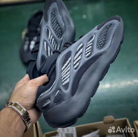 Кроссовки Adidas Yeezy Boost 700 V 3 Кроссовки Adidas Yeezy Boost 700 V 3