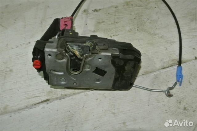 Замок двери задней правой Opel Zafira B 2005-2012