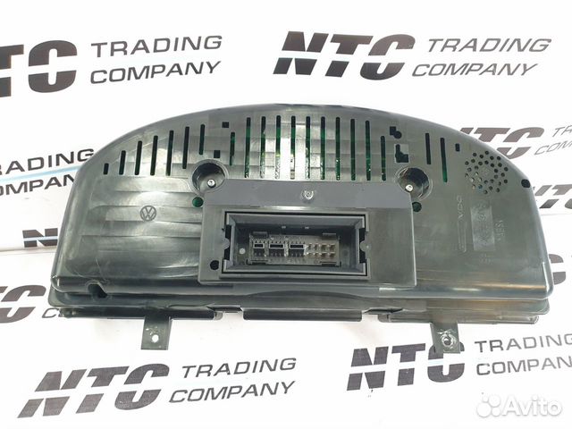 Панель приборов Volkswagen Passat B6 Панель приборов Volkswagen Passat B6