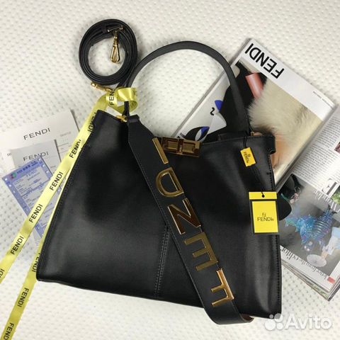 Новая женская сумка на плечо Fendi Peekaboo черная Новая женская сумка на плечо Fendi Peekaboo черная