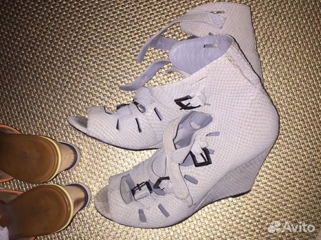 STA, Hilfiger Collection, Louboutin STA, Hilfiger Collection, Louboutin