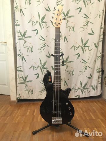 Продам бас Godin Freeway 5 Продам бас Godin Freeway 5