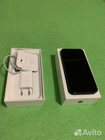Телефон iPhone XR