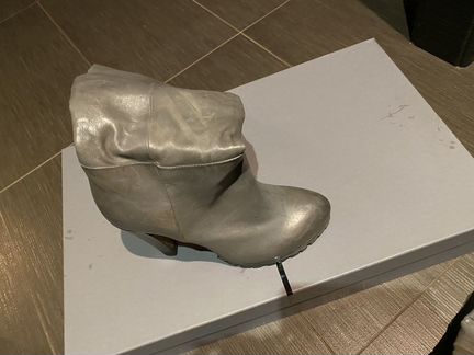 Сапоги Vic. Кожа. р.38,5